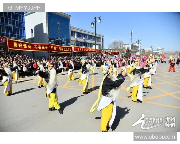 扭秧歌与足球明星的精彩碰撞视频展现运动与传统文化的完美融合